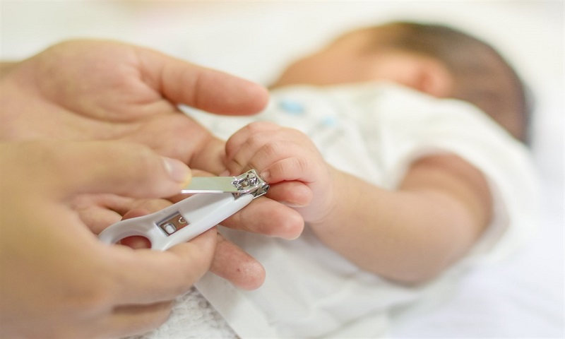 كيفية تقليم أظافر الرضع بطريقة آمنة